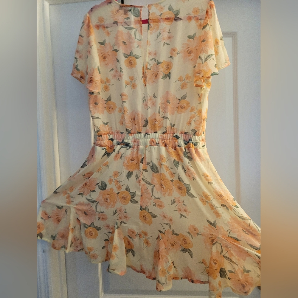 🍑 Trixxi Floral Mini Dress -NWOT- - Picture 7 of 14